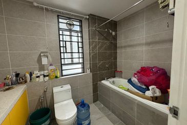 Taman Damaisari Kolombong Corner lot