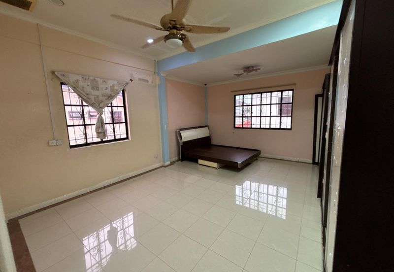 Taman Kingfisher Bungalow