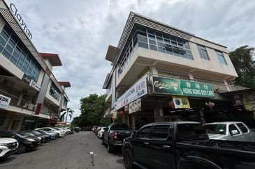 Pavillion 3 Storey Shoplot Bundusan Penampang