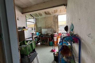 Donggongon Shophouse Block L