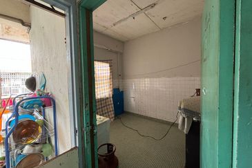 Donggongon Shophouse Block L