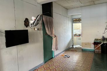 Donggongon Shophouse Block L