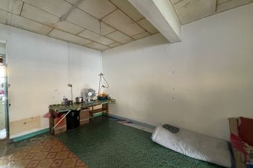 Donggongon Shophouse Block L