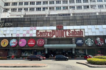 Centre Point Shoplot 7th floor for sale