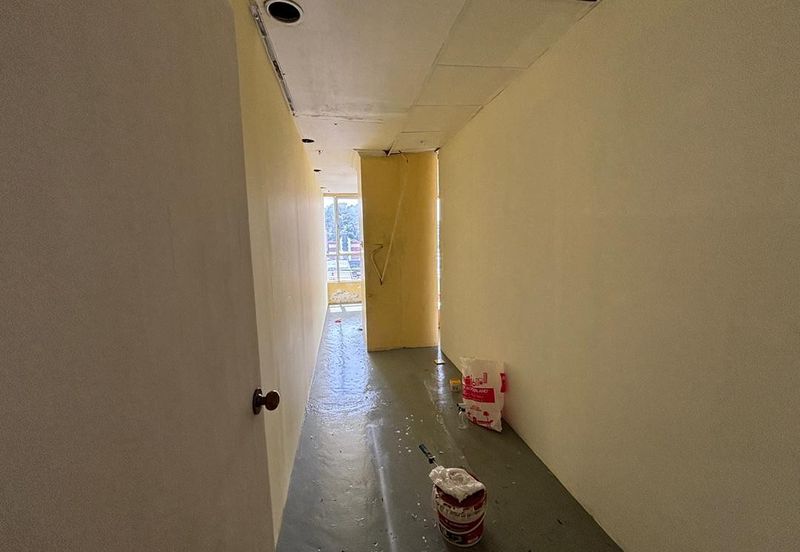 Centre Point Shoplot 7th floor for sale