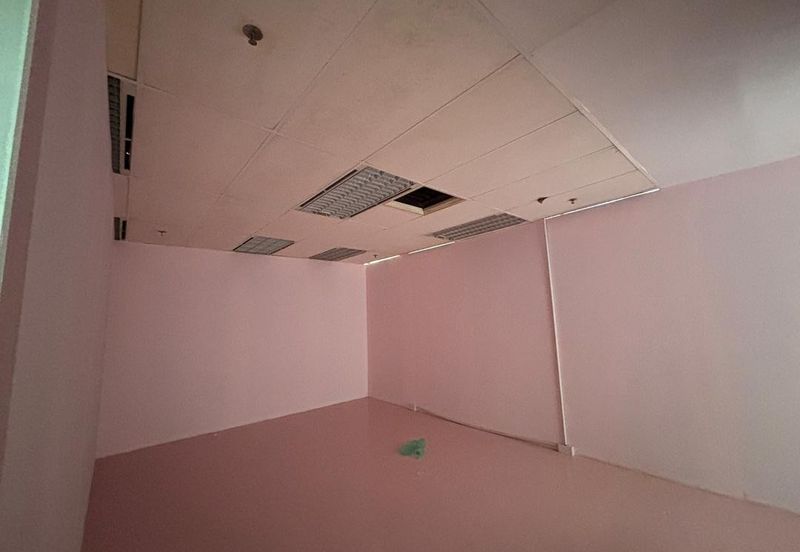 Centre Point Shoplot 7th floor for sale