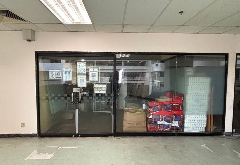 Centre Point Shoplot 7th floor for sale