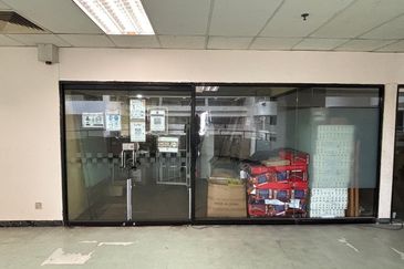 Centre Point Shoplot 7th floor for sale
