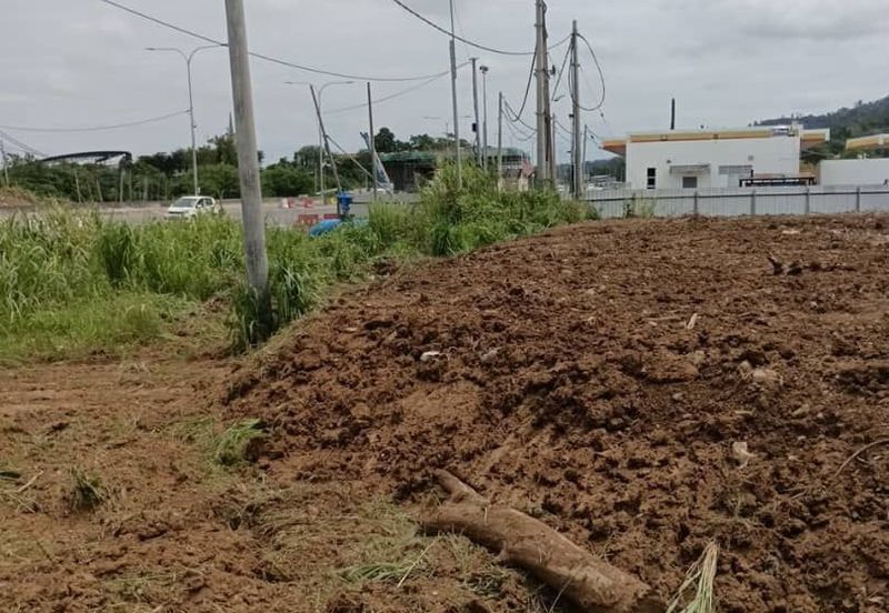 Telipok Land Roadside 