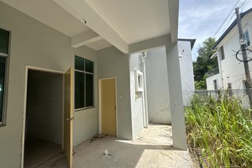 Parklane 2 @ Bukit Sepanggar Double Storey Intermediate