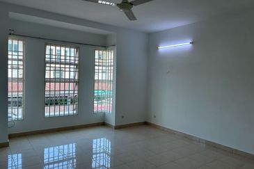 Wide Body Terrace House | Bukit Jambul | Penang