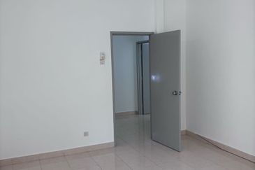 Wide Body Terrace House | Bukit Jambul | Penang