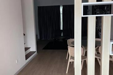 Sierra Vista 3-Story Semi-D House | Fully Furnished and Renovated 