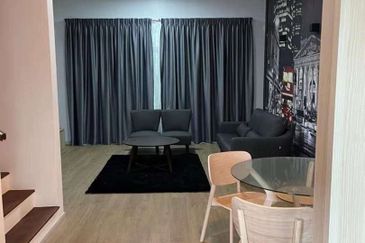 Sierra Vista 3-Story Semi-D House | Fully Furnished and Renovated 