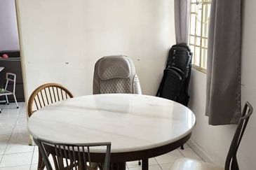 Desa Bayan Apartment