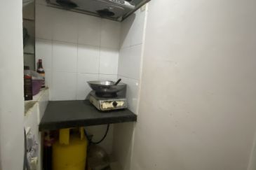 Desa Bayan Apartment