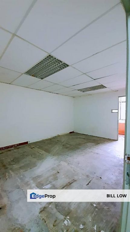 RELAU OFFICE LOT / SHOP LOT FACING MAIN ROAD, Penang, Relau