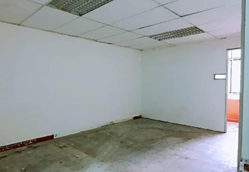 RELAU OFFICE LOT / SHOP LOT FACING MAIN ROAD