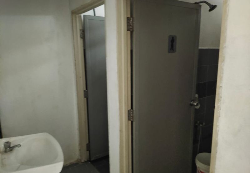 RELAU OFFICE LOT / SHOP LOT FACING MAIN ROAD