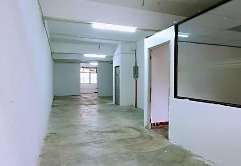 RELAU OFFICE LOT / SHOP LOT FACING MAIN ROAD