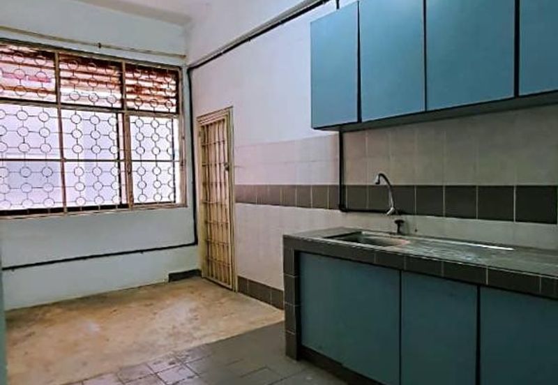 RELAU OFFICE LOT / SHOP LOT FACING MAIN ROAD