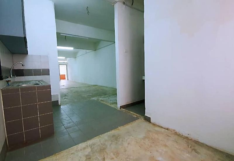 RELAU OFFICE LOT / SHOP LOT FACING MAIN ROAD