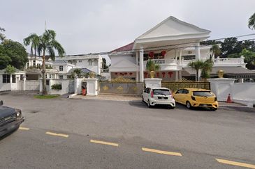 FREEHOLD Bungalow at Kelana Jaya / Petaling Jaya [FOR SALE]