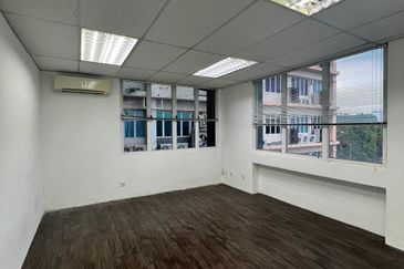 Shop Office at Subang Business Centre (Near LRT)