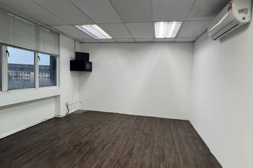 Shop Office at Subang Business Centre (Near LRT)