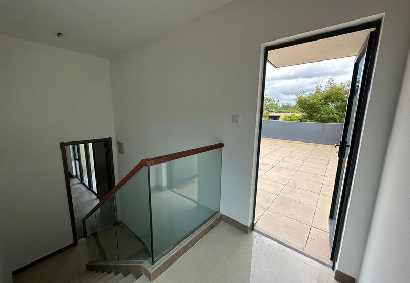 Forest City Golf Resort, Gelang Petah