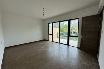 Forest City Golf Resort, Gelang Petah