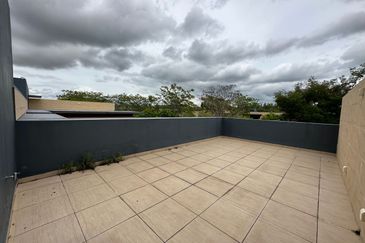 Forest City Golf Resort, Gelang Petah