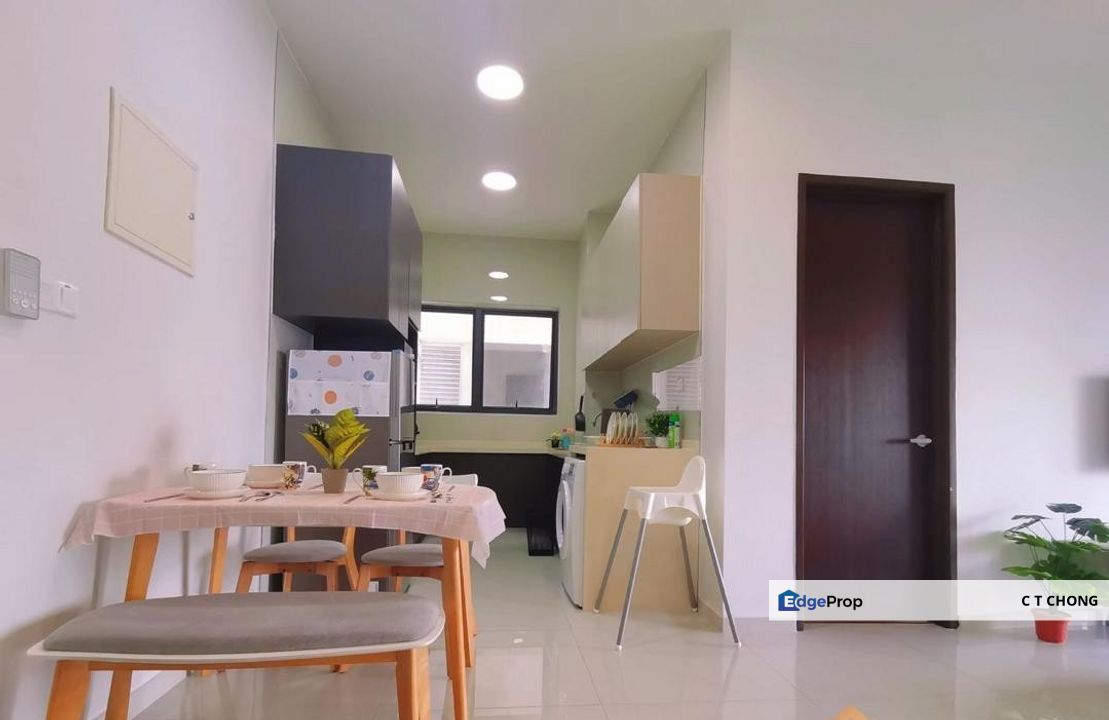 Royal Strand Country Garden Danga Bay Condominium Unit For Sale, Johor, Johor Bahru