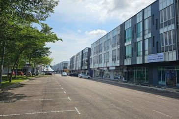 Oasis 2 @ Tropicana Danga Cove