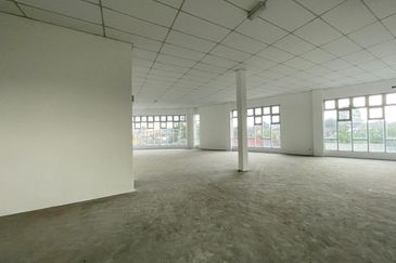 3 Storey Shoplot Senai Bizhub For Sale