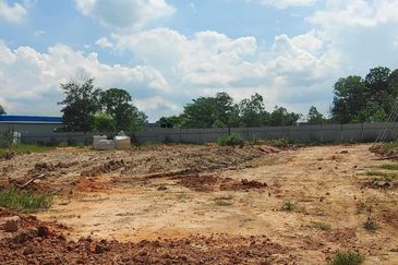 Commercial Land Tiram For Sale