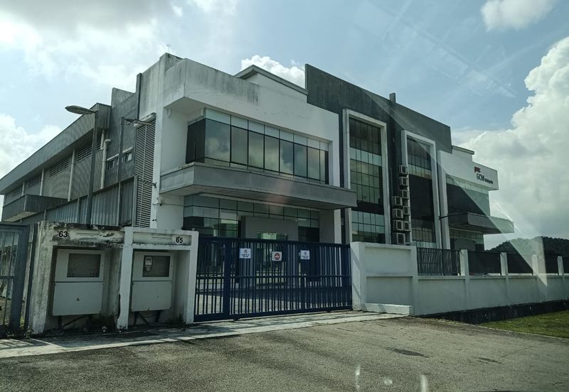 1.5 Storey Semi D Factory in Gelang Patah For Sale