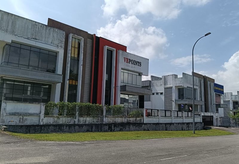 1.5 Storey Semi-D Factory in Gelang Patah For Sale