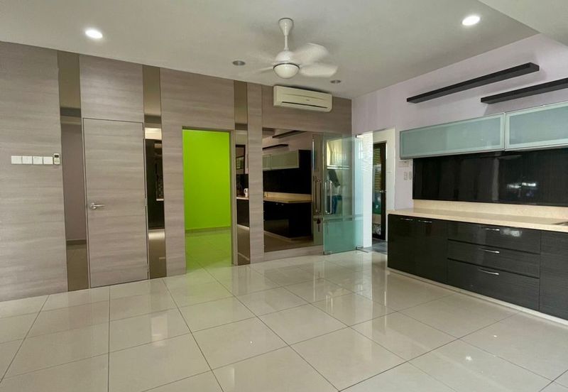 Maple Red, Adda Heights