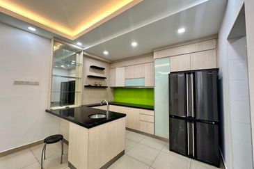 Maple Red, Adda Heights