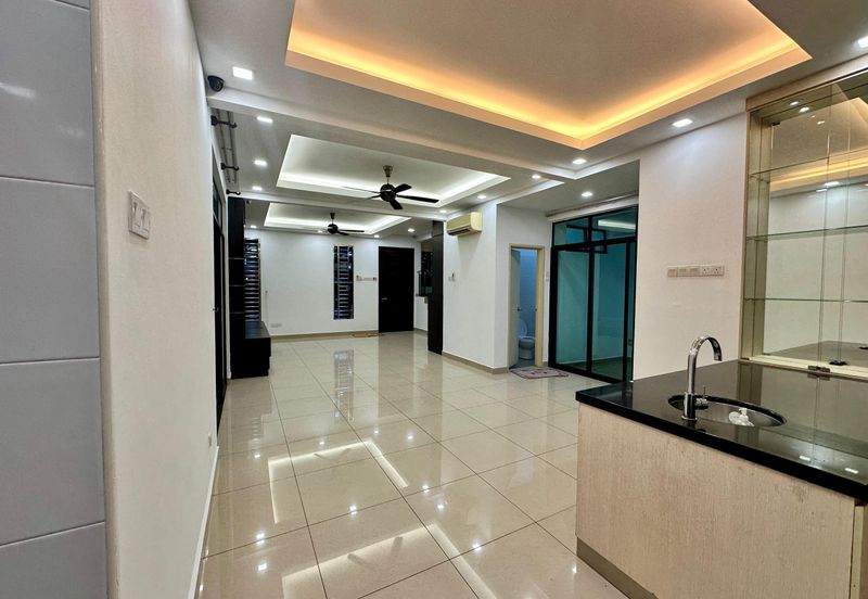 Maple Red, Adda Heights