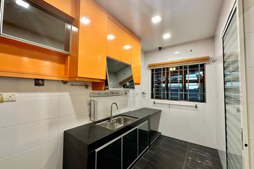 Maple Red, Adda Heights