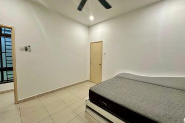 Maple Red, Adda Heights