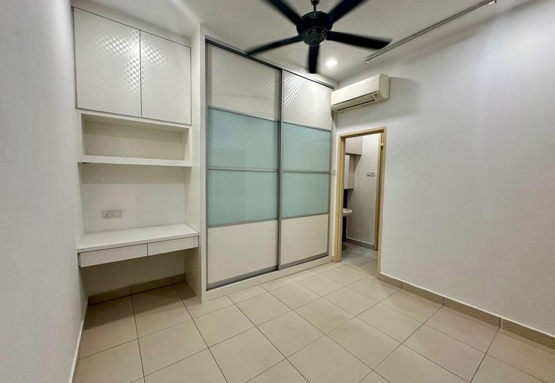 Maple Red, Adda Heights