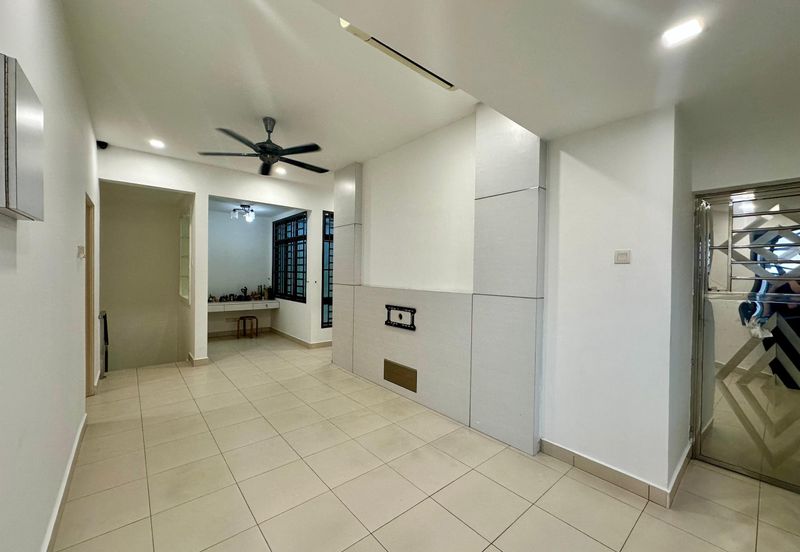 Maple Red, Adda Heights