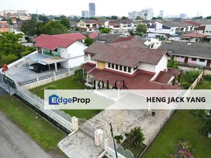 Taman Berkeley Double Storey Bungalow 8000 sqft Good Condition Big Land Size , Selangor, Klang