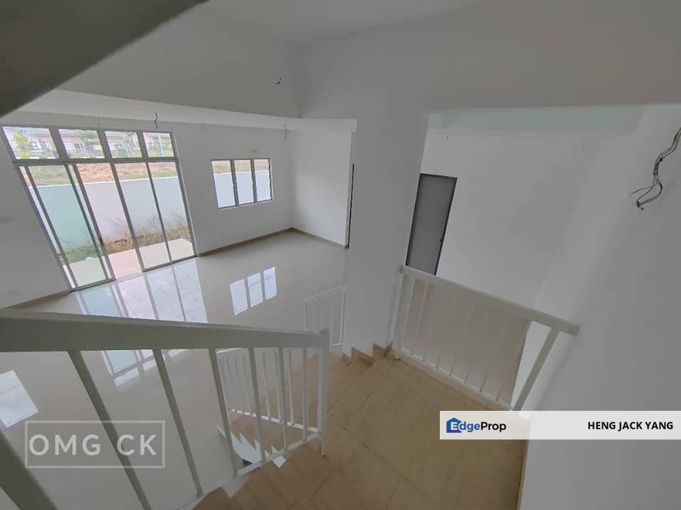 Banting Sungai Emas 3 Storey Semi-D 34x77 Brand New Big Build Up Limited Unit , Selangor, Banting