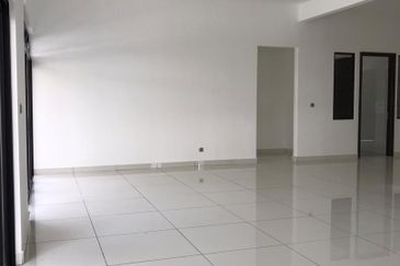 3 Storey Semi Detached House at Horizon Hills Canal Garden