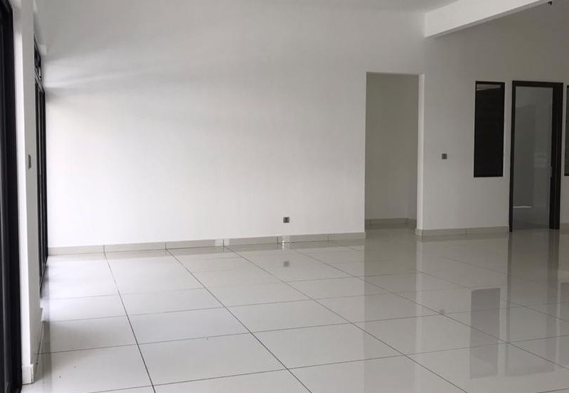 3 Storey Semi Detached House at Horizon Hills Canal Garden