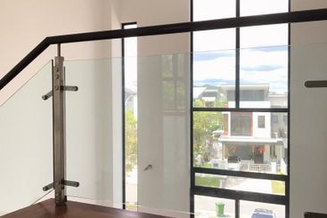 3 Storey Semi Detached House at Horizon Hills Canal Garden